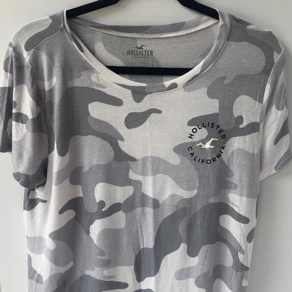 Hollister Tops - Hollister Gray Camo Easy T-Shirt L